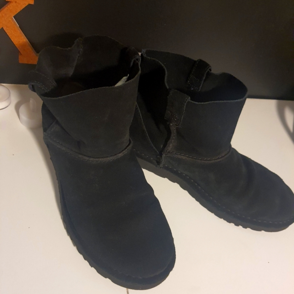 UGG boots mini